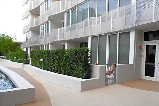 2100 Park Ave #106 Photo 1