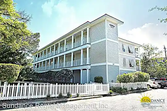 167 Brooks St SE Photo 1