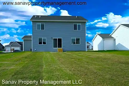 220 12th Ct NW Photo 2