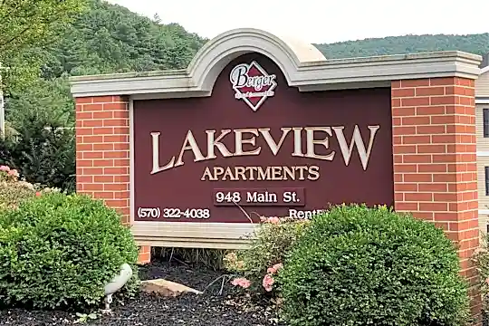 Lakeview Apartments Photo 2