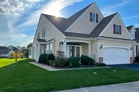 34 Larkspur Ln Photo 1