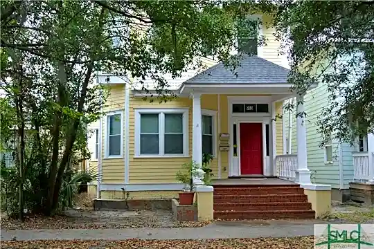 913 E Henry St Photo 1