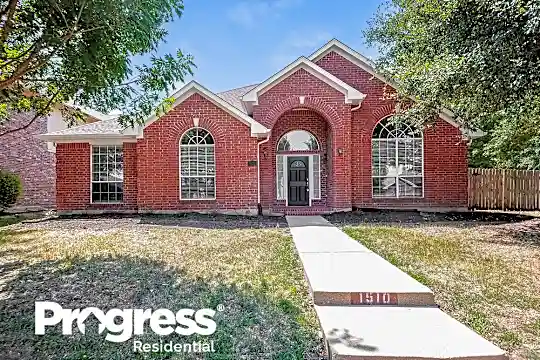 1510 Lost Creek Dr Photo 1