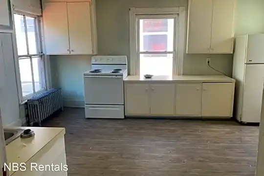 1711 Floyd St Photo 2