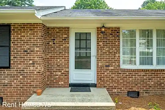 600 Duke Dr Photo 2