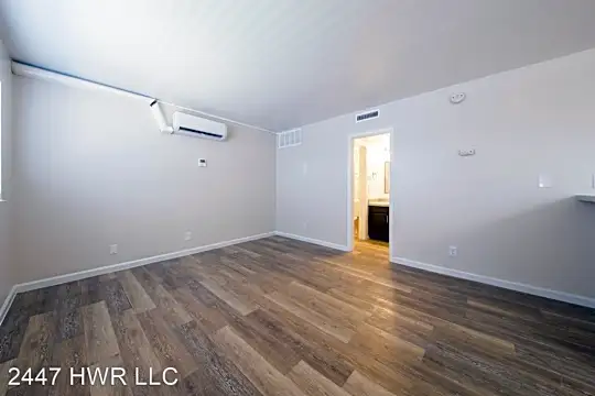 2447 Harry Wurzbach Road Photo 2