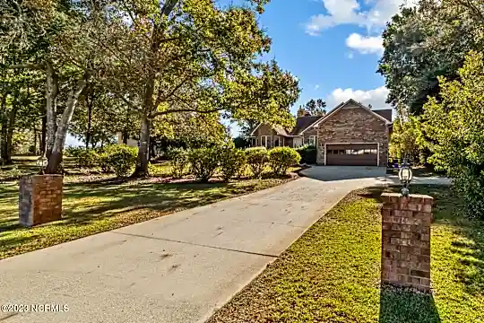 518 Chadwick Shores Dr Photo 2