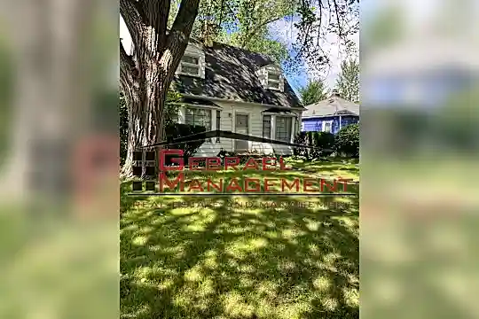 610 Commonwealth Ave Photo 2