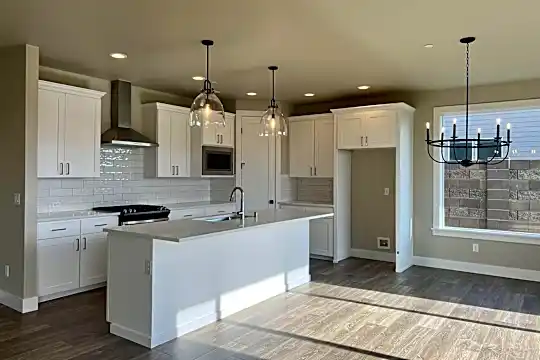 4369 Lolo Wy Photo 2