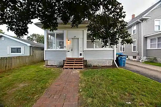 1143 Superior St #2 Photo 1