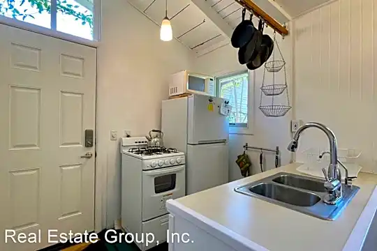 1727 Chorro St Photo 2