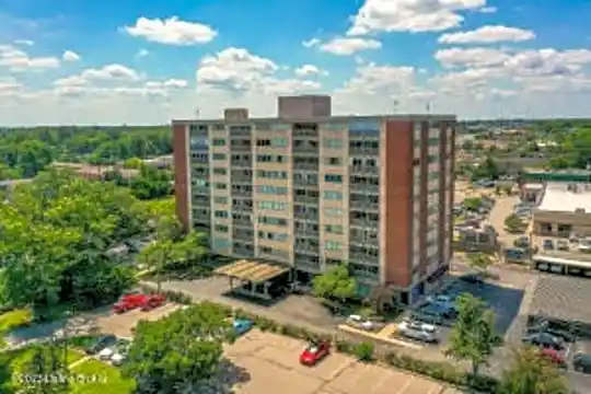 2121 Nicholasville Rd #407