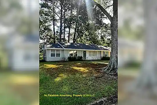 122 Florence St Photo 2