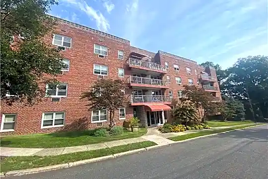 38 4th Ave #LG Photo 1