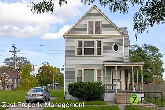 3940 Mitchell St Photo 1