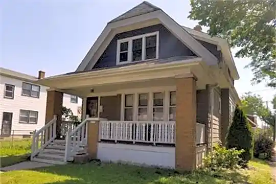 3924 W Auer Ave Photo 1