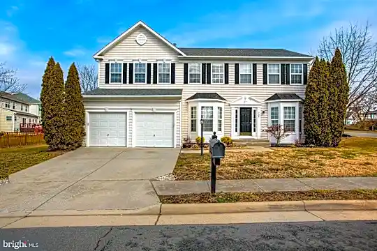 730 Emerald Hill Dr NE Photo 2