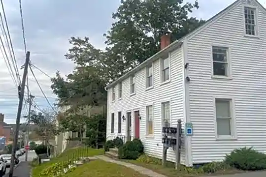 38 Spring St Photo 1