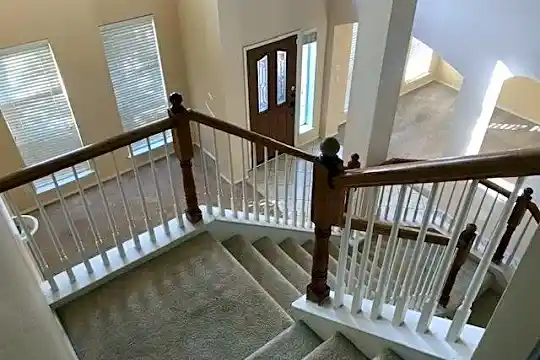 1408 Sunshine Dr Photo 2