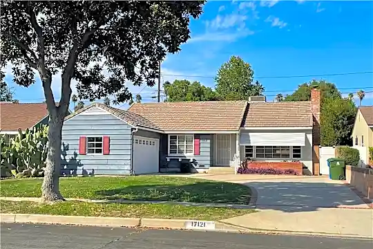 17121 Gault St Photo 1
