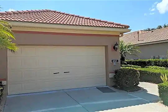6264 Wingspan Way Photo 2