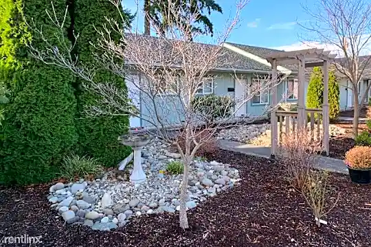 1533 Skagit St Photo 2