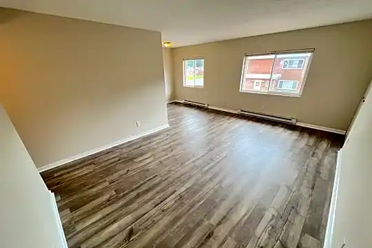1126 Sparrow Rd Photo 2