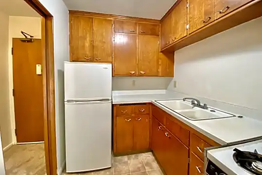 2020 Pillsbury Ave Photo 1