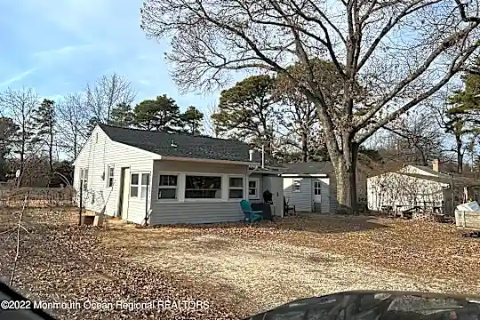 511 Holly Village Ln Photo 1