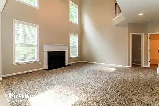 200 Garland Rose Lane Photo 2