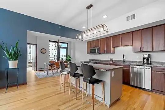 740 Portland Ave #903 Photo 2