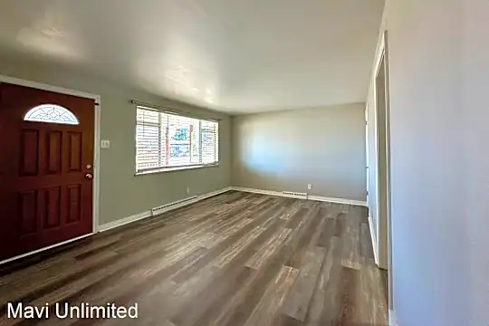 1443 S Ames St Photo 2