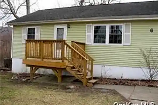 6 Reiher Rd #8 Photo 1