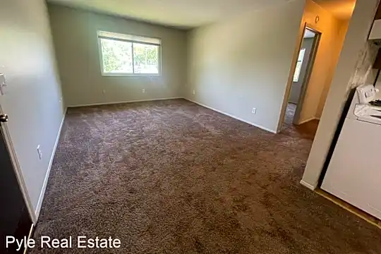 2820 Eldora Dr. Photo 2
