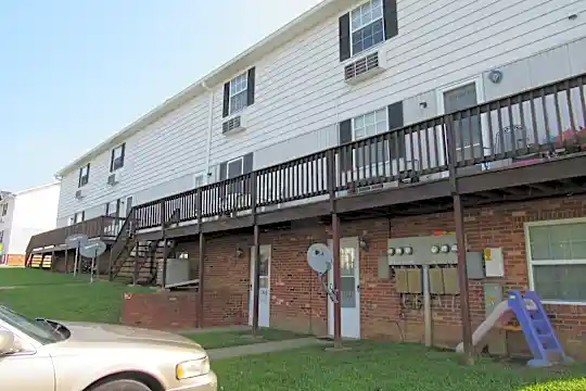 1324 Sunshine Dr Photo 2