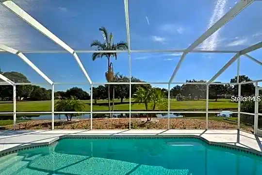 4841 Palm Aire Dr Photo 2