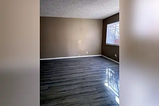 2904 Marlin Ave Photo 2