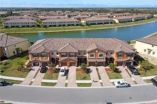 20335 Lagente Cir Photo 1