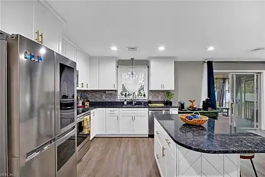 5524 Briarwood Ln Photo 1