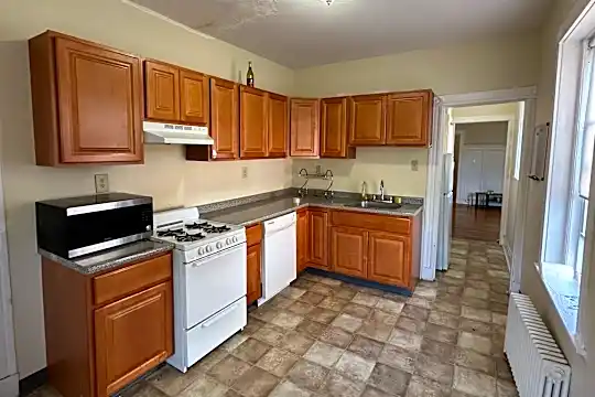 1116 Commonwealth Ave Photo 1