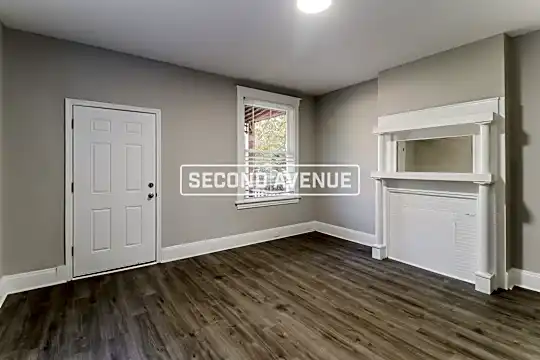 1318 Beech Ave Unit 1 Photo 2