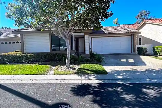 23592 Villena Photo 1