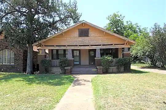 2007 Elizabeth Ave Photo 1