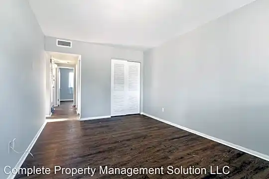 664 Loyola Dr Photo 2