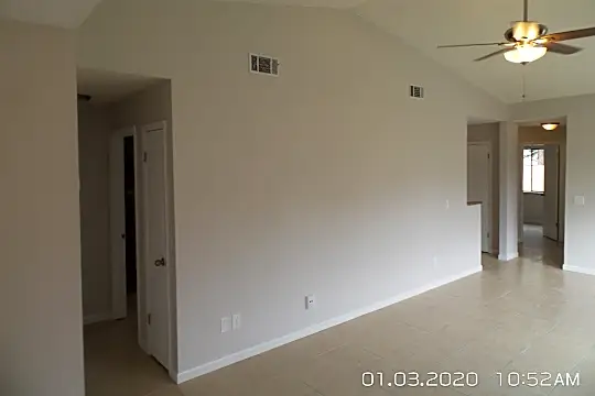 641 Macduff Ln Photo 2