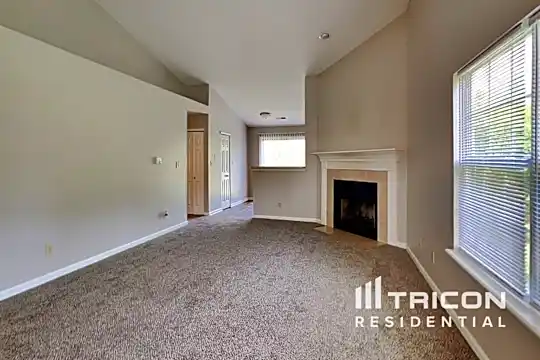 5260 Pin Oak Drive Photo 2