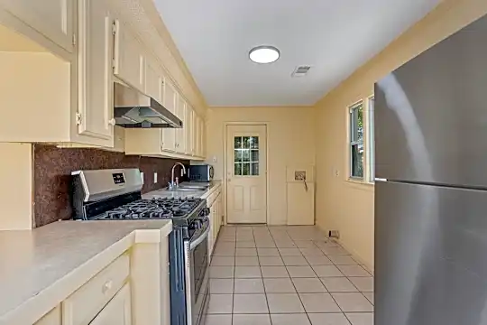 3664 Greinwich Blvd Photo 2