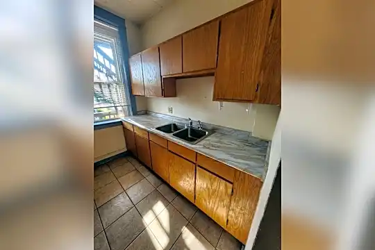 519 Highland Ave Photo 2