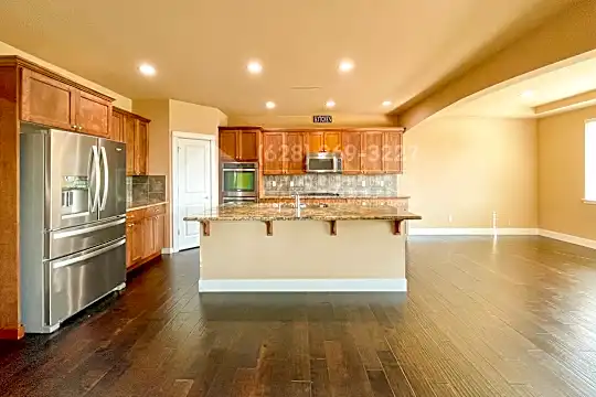 20603 Meridian Ave South Photo 2