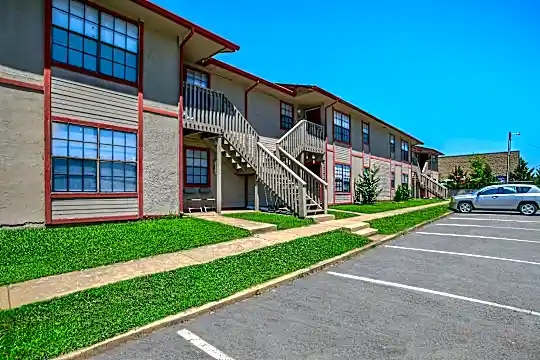 Twin Oaks (Claremore) Photo 2